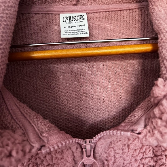 VS XL Cozy Pink Sherpa Hoodie - Picture 4 of 6